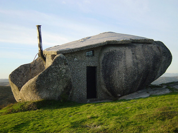 kamenny-dum-The-true-Stone-House-Flintstoneovi